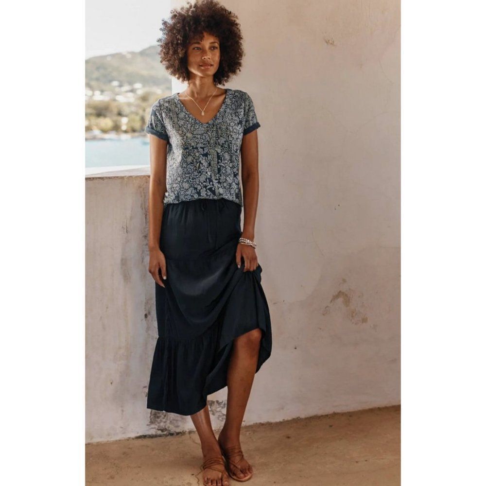 J. Jill Sz. M Navy Blue SilkyTiered Midi Skirt